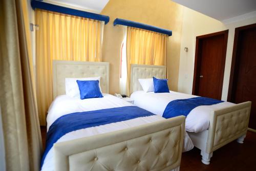 Marquiz Hotel Boutique Set in a prime location of Quito, Marquiz Hotel Boutique puts everything the city has to offer just outside your doorstep. Offering a variety of facilities and services, the property provides all you 