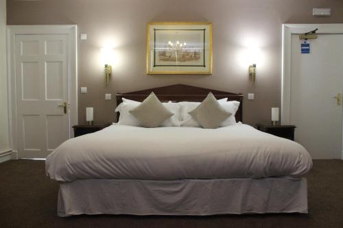 The Frocester - main image