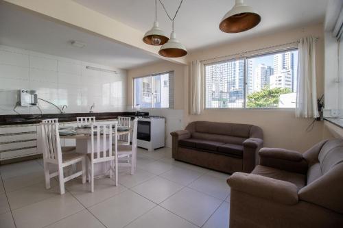 PLT41 - Sacada Ampla com Churrasqueira, 3 Suítes, Balneário Camboriú (zdjęcie 8)