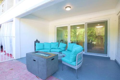 Modern Vibes 1BR with Patio & Firepit by the Beach in Boca Raton, USA