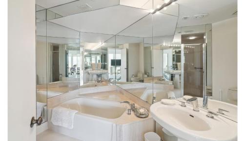 Magnificent Oceanfront Penthouse in Bal Harbour in Miami Beach, USA