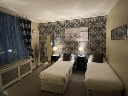 The Commercial Bar & Hotel Room Type - Deluxe Twin Room