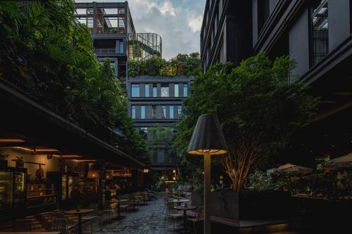 608585922 The Click Clack Hotel Medellín