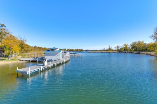 Detroit Lakes Home Walk to Marina! in Detroit Lakes, USA