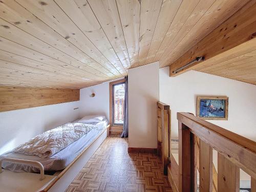 Two-Bedroom Apartment image 5