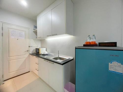 Superior Twin Room with City View image 9