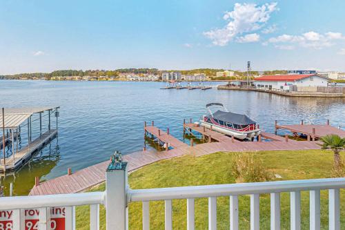 Lakeview Luxury in Hot Springs, USA