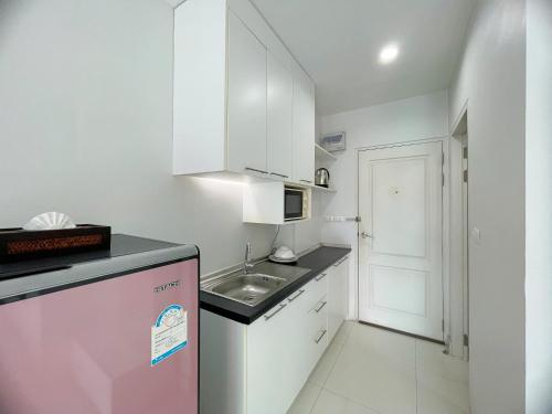 Deluxe Double Room image 6