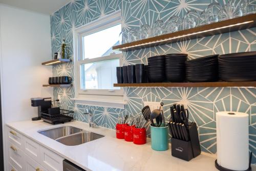 Luxury 4BR Oasis with Pool, Hot Tub & Game Room! in Cedar Park, USA