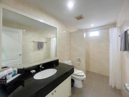 Double Room with Balcony image 1