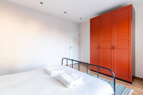 Spacious Modern Airy 4Bed2Bath Central Home! #369 - image 11