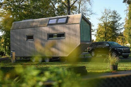 Exterior view, Tiny House Pioneer 2 - Green Tiny Spot Friesland in Schortens