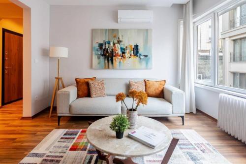 Spacious Modern 4-bed2bath Central Oasis! #370