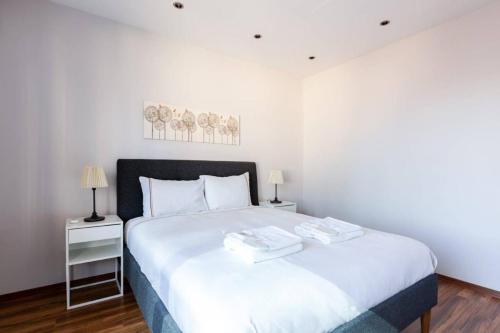 Spacious Modern 4-Bed2Bath Central Oasis! #370 - main image