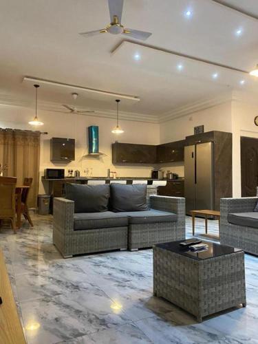 مطبخ, Sleep6-Casa Blanca-PrivateGarden-OffStreet-Kasoa in Kasoa