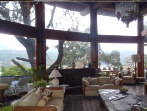 Casa Vallesana, en el Coporito in Valle de Bravo, Mexico