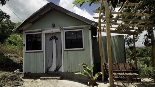 Hilltop Cabin in Black Bay Laborie near สนามบินนานาชาติเฮวานอรา