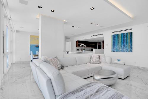 Luxurious Oceanfront Penthouse in Miami Beach in Miami Beach, USA