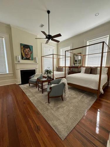 Captain Jacks Guest House in บรูคเฮฟเวน