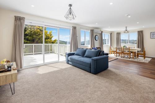 Stunning view, privacy, close to ferry & brand-new in North Wellington