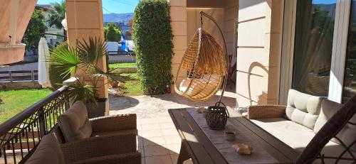 Balcony/terrace, Modern Villa in Chania in Theriso