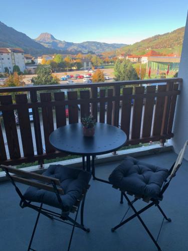 balkon/terras, Appartement de charme rénové (Appartement de charme renove) in Charmey