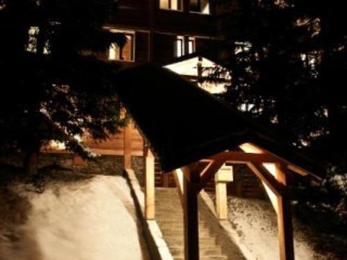 Chalet 12 pers avec sauna, jacuzzi, wifi, parking, animaux admis - FR-1-455-238 in มาโก-ลา-ปลาญ