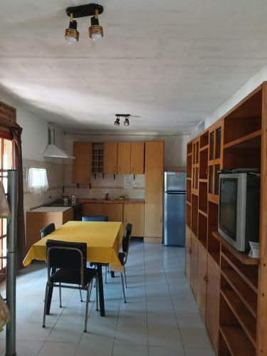 . ANAHEIM Cabañas y Departamentos