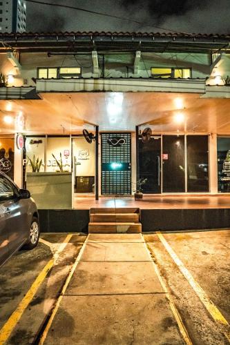 Eden`s Garden Hostel