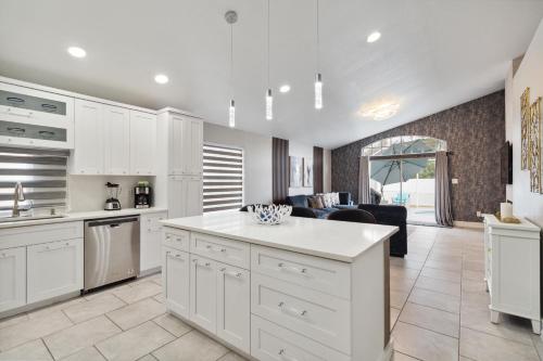 Dunmore Luxury Retreat in Kissimmee, USA