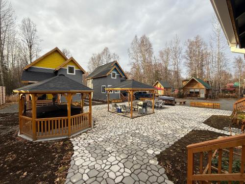 Talkeetna Log Cabin with Hot Tub Unit 2