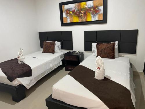 2 twin beds