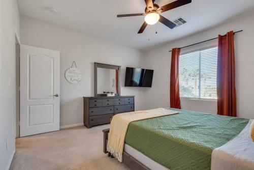 Carolina Blue Luxurious NV Retreat