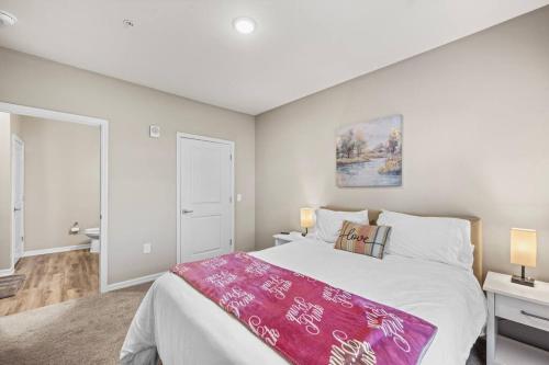 Gorgeous 2 Bedroom Condo in Prime Melbourne Close to Beaches in Melbourne, USA
