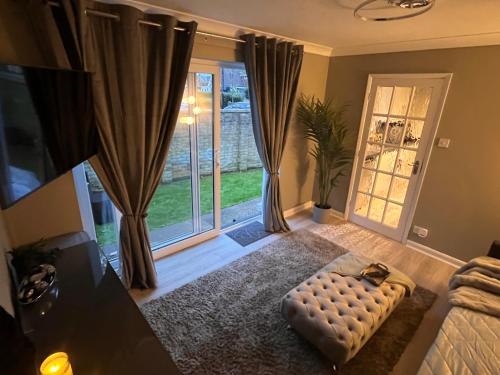 Secluded cosy extension with free parking, sleeps 4 in Hart