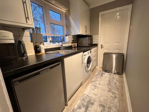 Kitchen, Secluded cosy extension with free parking, sleeps 4 in Hart