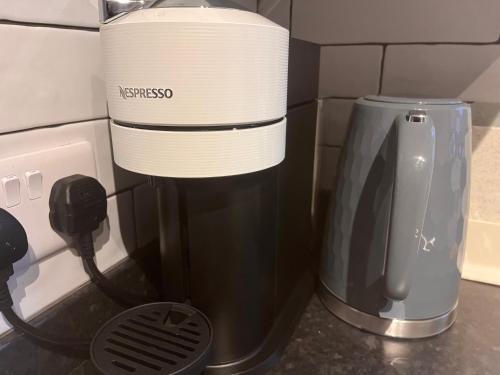 Facilities, Secluded cosy extension with free parking, sleeps 4 in Hart