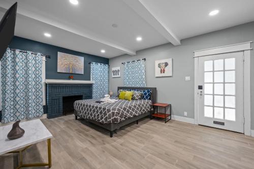 Modern Studio Retreat with Free Park near พิพิธภัณฑ์วิจิตรศิลป์ฮูสตัน