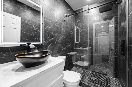 Modern Studio Retreat with Free Park near พิพิธภัณฑ์วิจิตรศิลป์ฮูสตัน