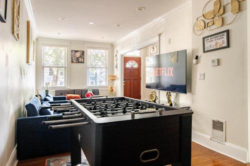 Elegant 4BR & 4BA House in DC in Washington, USA