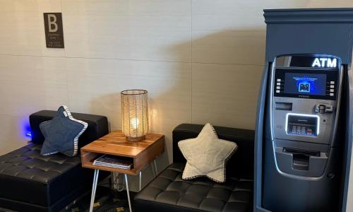 Madison LES Hotel, New York (photo 8)