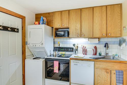 Centrally Located Big Sky Condo Ski, Hike, Bike! in Big Sky, USA