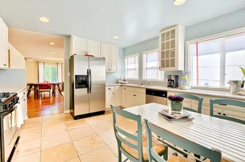 Sandy Shores Beach House in San Diego, USA