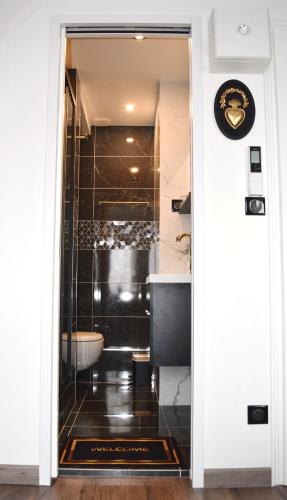 suihku, Your hidden charm by Paris in Le Kremlin Bicetre