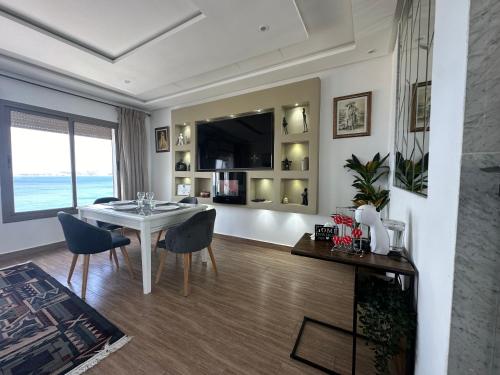 Moyra Hill Moyra Hill