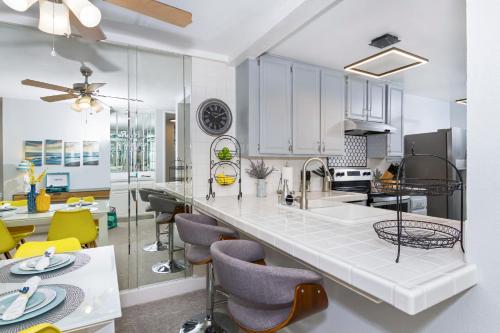Retro-Modern 2 BR Cottage for Family Holidays in Oceanside, Vereinigte Staaten von Amerika