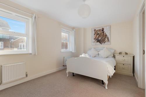 4Bed House Redhill Train Station in Reigate