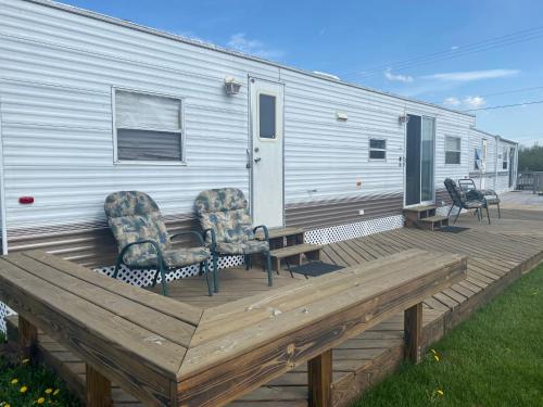 2 bedrooms, 3 beds