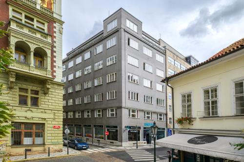 Exterior view, Old Prague Hostel near Hlavní Nádraží Metro station