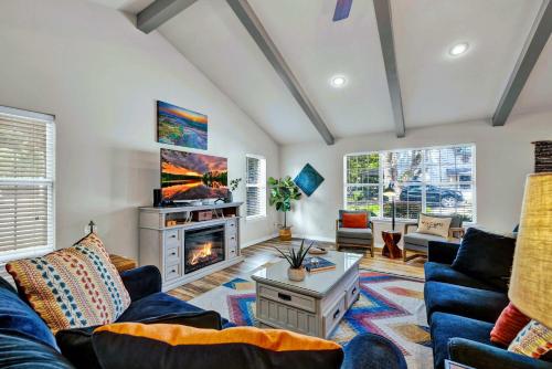 Peach Street Retreat - Fire Pit and Close to Main St